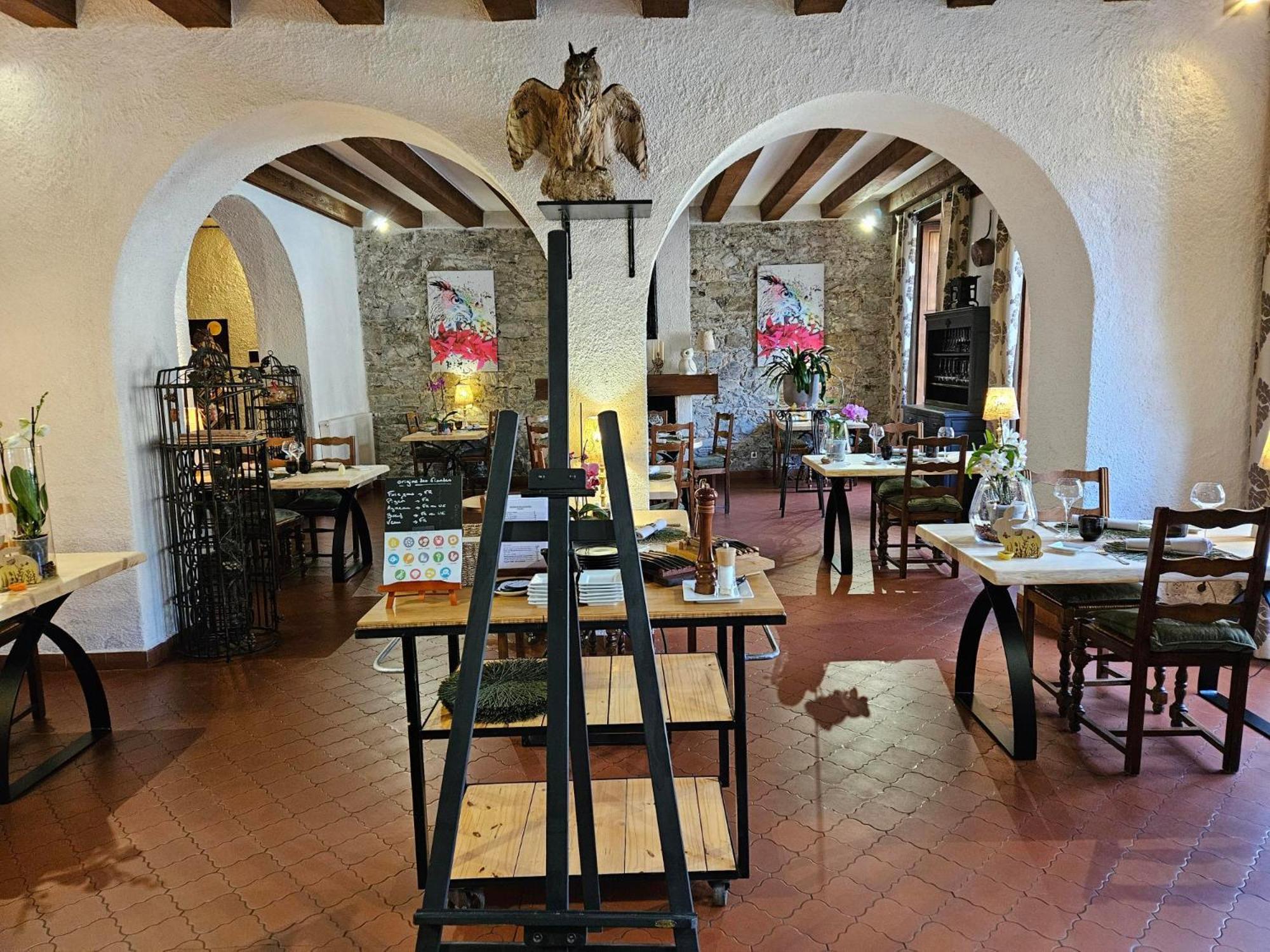 Logis Hostellerie Du Grand Duc Hotel Restaurant Gincla Exterior foto