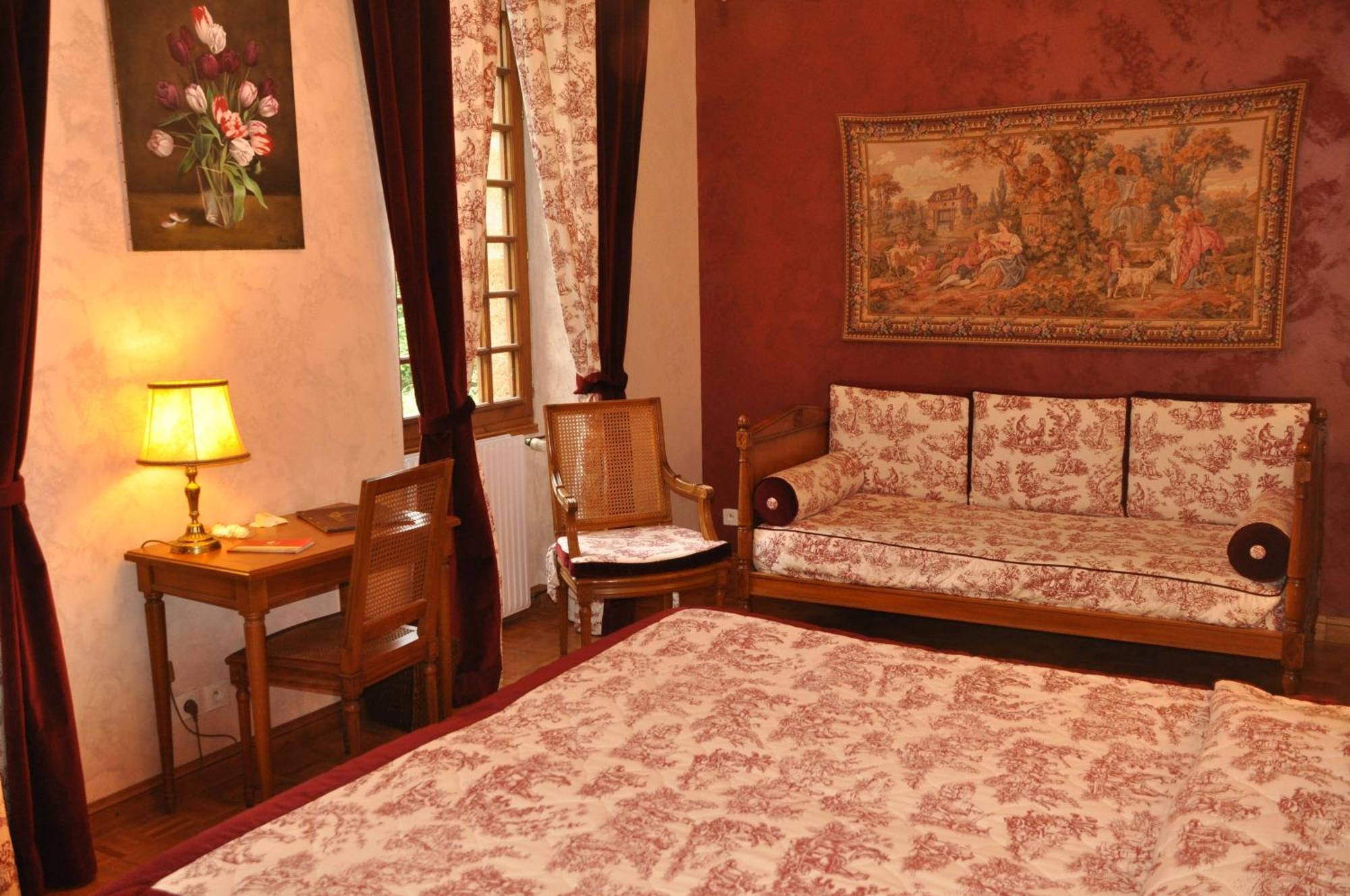 Logis Hostellerie Du Grand Duc Hotel Restaurant Gincla Exterior foto