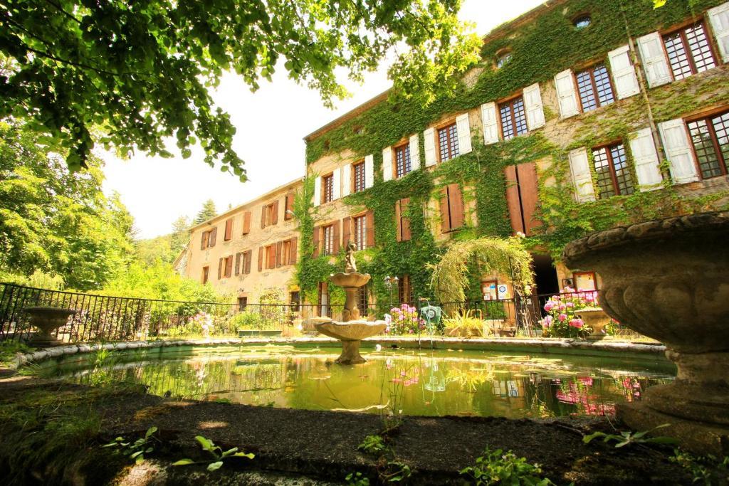 Logis Hostellerie Du Grand Duc Hotel Restaurant Gincla Exterior foto